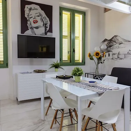 Sunflower Apartment *